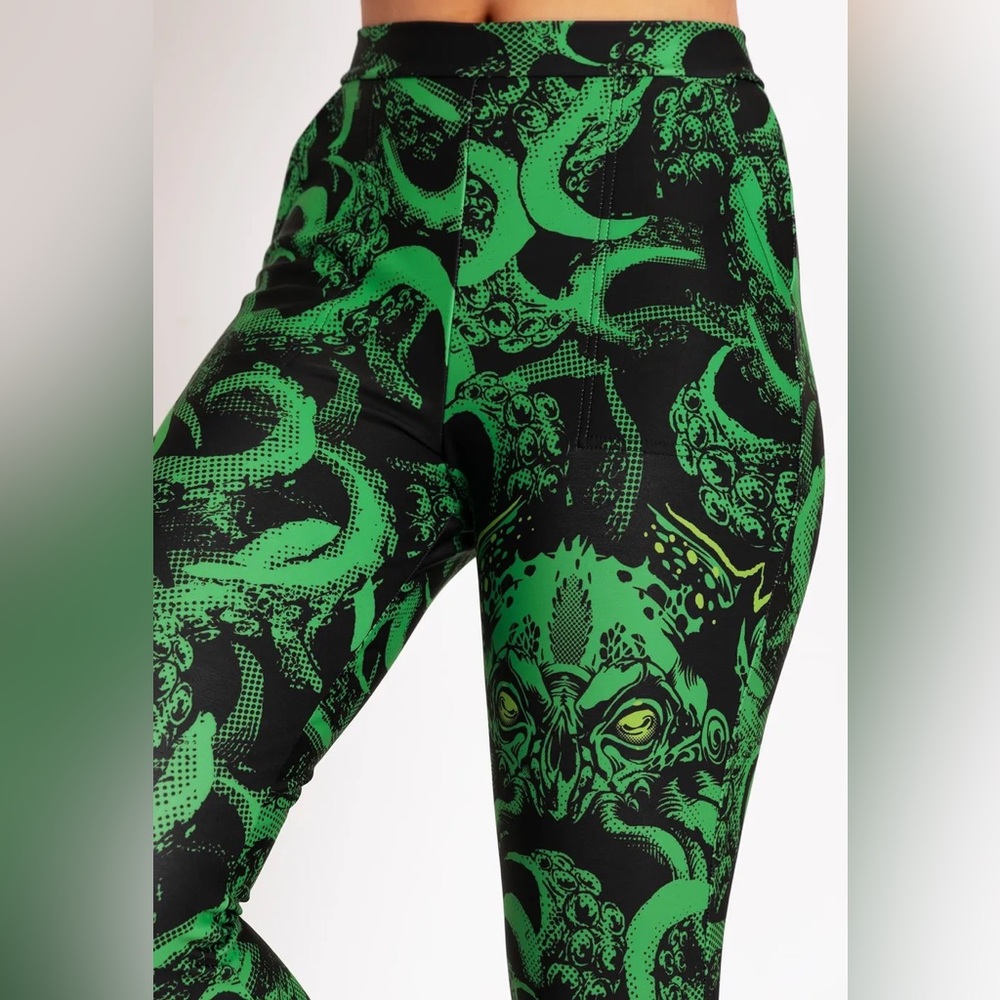 Blackmilk “CTHULHU CUFFED PANTS” Size Medium M NWT Tentacles H.P. Lovecraft